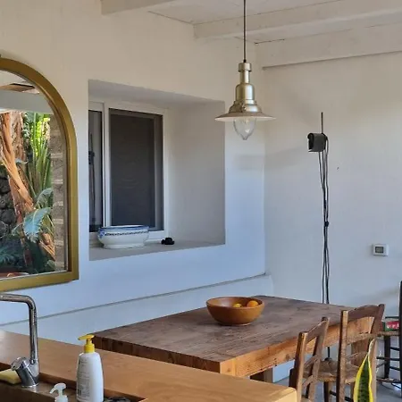 Scauribasso14 Scauri (Sicily)