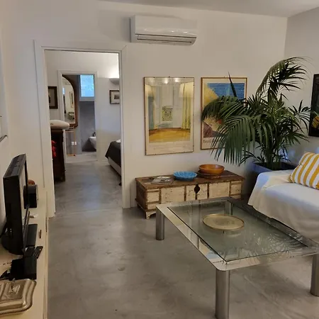 Scauribasso14 Scauri (Sicily)