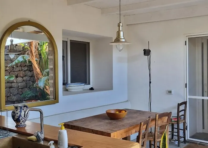 Scauribasso14 Scauri (Sicily)