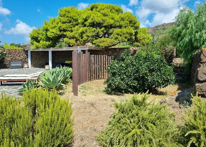 Scauribasso14 4* Scauri (Sicily)